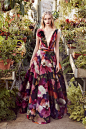 Marchesa Pre-Fall 2019 Fashion Show : The complete Marchesa Pre-Fall 2019 fashion show now on Vogue Runway.