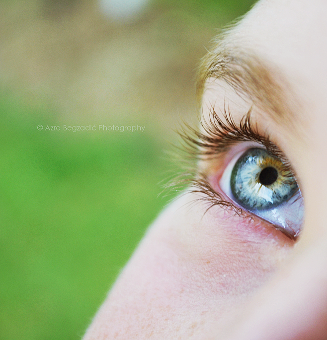 Gorgeous eye by Azra...