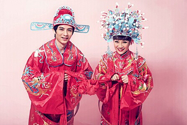 传统中式婚纱照姿势技巧 带你体验复古潮流