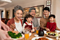 家庭,年夜饭,春节,吃,欢乐图片ID:VCG211135775046