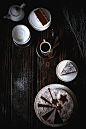 chocolate cake with cardamon / Agnieszka Krach