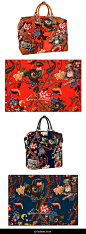 【Chapman Brothers x Louis Vuitton Fall/Winter 2013 Accessories Collection】@路易威登 与艺术双星Jake & Dinos Chapman 合作推出手提包系列。有趣的图案上可以清晰看见猫头鹰、猕猴、有翅膀的大眼睛、月亮和繁花枝叶等元素，一派东瀛风的感觉。