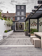 Minimalist patio photo in London