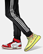 Which shoe is Drake gonna keep? Jordan’s or Adidas’  #鞋#  #插画#  采集<a class="text-meta meta-mention" href="/liyifan/">@超新星Brendan</a>