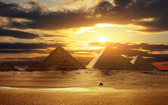 Egypt clouds landsca...