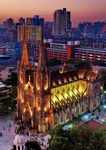 【石室圣心大教堂】目前是亚洲最大，最具建...