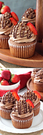 Nutella Cupcakes - moist Nutella cupcakes with Nutella frosting!: 