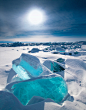 贝加尔湖冰雪奇景：冰面通透如绿松石 #美景#