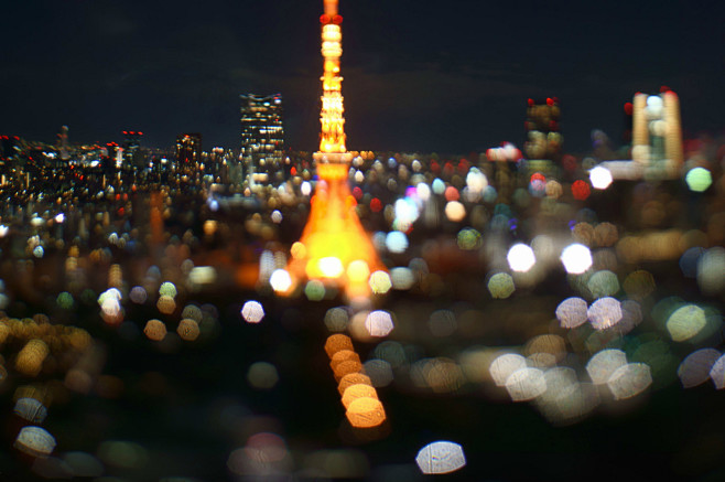巴黎铁塔的夜景