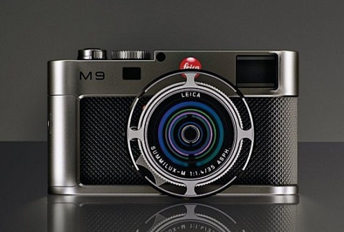 Leica M9 Titane

 
潘...