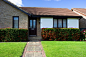 bungalow_house_door_windows_roof_lawn-1153492.jpg!d (1200×800)