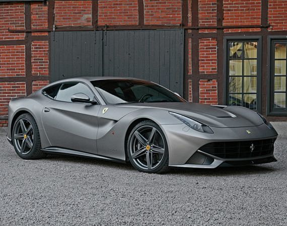 Ferrari F12 berlinet...