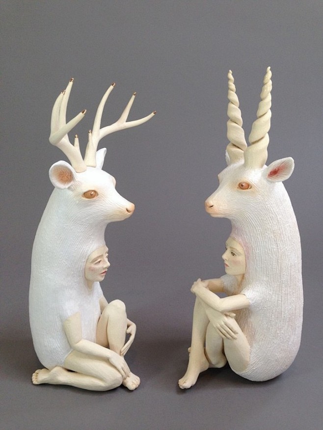 探索人和动物之间关系的陶瓷雕塑。 | 美...