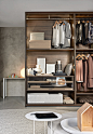 Gliss Quick 步入式衣帽间 - Molteni : A complete system of wardrobes built to last and with maximum versatility.