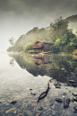 wavemotions:

The boathouse #静物#_风景如画_山水之间丶 _房间素材图片即古建筑采下来 #率叶插件，让花瓣网更好用#