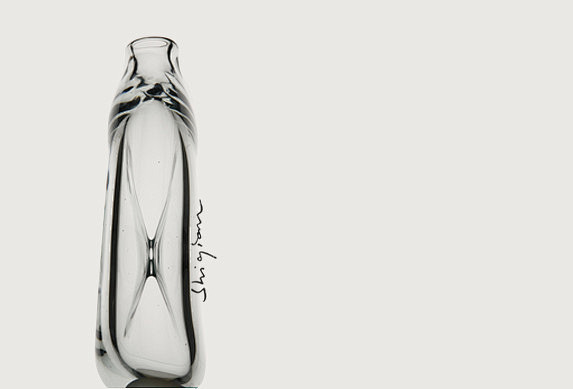 『设计新生志』玻璃吹制的瓶子