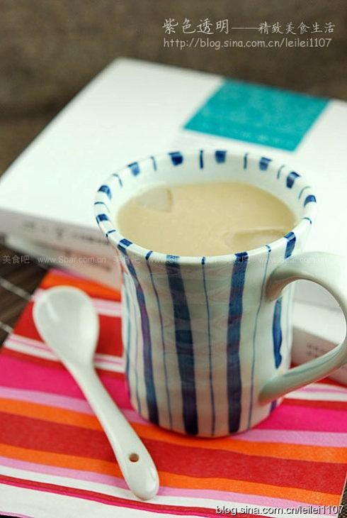 如何做焦糖椰香冰鸳鸯奶茶的做法（自制饮料