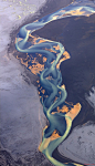 Andre Ermolaev：油画般的冰岛火山河