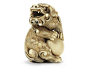 象牙彫根付　珠取獅子　銘「光春」　19世纪前期