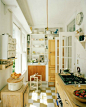 小厨房装修效果图大全2012图片 温馨白色厨具收纳柜