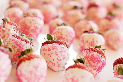 在甜点里，草莓一直是不可或缺配角，现在也...