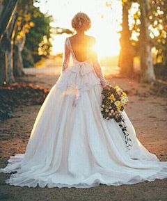 腱子肉大王采集到美美的婚礼——婚纱与礼服