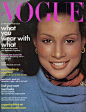 1974年8月：在唐耶尔·卢纳成为第一个出现在《Vogue》英国版封面上的黑人模特之后八年，贝弗利·约翰逊成为该杂志美国版的第一位黑人模特。