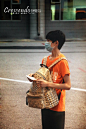 #TFBOYS组合# 【14.8.8 北京送机图】送图时间~三只和TF家族的各位现在都在台湾，也希望大家趁着这个时候好好放松一下。之前的工作时间十分紧凑，短短几天之内辗转各地，皮下觉得三只都快成了空中飞人 假期还是要好好玩耍的。也希望他们能够在台湾玩儿的高兴 加油少年们！