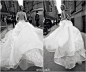 Inbal Dror Wedding Couture Fall 2016 Lookbook｜以色列高定婚纱Inbal Dror 的最新季画册在曼哈顿拍摄完成，品牌标志性的大露背&大鱼尾再度登场，“人鱼新娘”在高楼街区间四处曼妙游走～