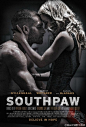 【深影电影】【铁拳】#铁拳##左撇子##震撼擂台##Southpaw# 深影原创翻译中英双语字幕，下载方式：链接可以用迅雷/电驴/旋风/115网盘/百度网盘离线下载，另有百度/360网盘，详情请戳：O网页链接 #杰克·吉伦哈尔#和#瑞秋·麦克亚当斯# 主演7.8高分动作片