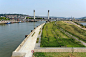 The Flaubert eco-district is developed on a former port and industrial wasteland. This is the opportunity to create on site a blue and green structuring framework in connection with the Seine River and more generally in order to "restore nature in th