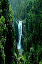 热带瀑布，巴厘岛