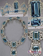 蓝钻珠宝套装  在1953年女王的加冕礼上，她收到巴西总统赠送的镶有巨大蓝宝石的钻石项链和与之相配的耳环，后来，总统又赠送给女王一只漂亮的手镯，女王把这些珠宝交给加纳德珠宝行重新组装成一顶新的王冠。但女王很少佩戴这套价值连城的首饰。