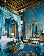 looks like something that would be in versailles and marie antoinette would lounge in ahhhhh >3