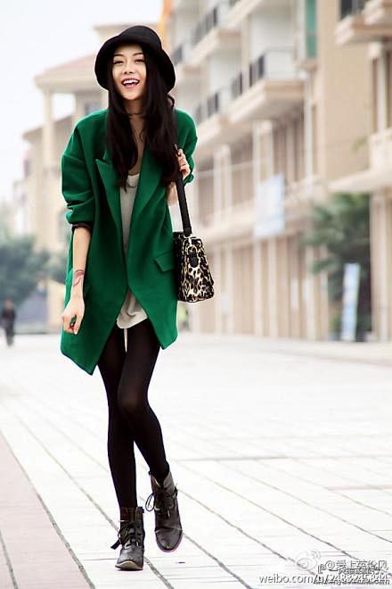 绿色西装，复古优雅。#街拍#【上锦婚纱】