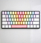 KBC POKER 机械键盘彩虹键帽定制版，色泽圆润柔和的键帽加上只有正常键盘尺寸 40% 的小巧体积，也只能用娇小粉嫩来形容了。 售价:780元