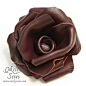 Leather flowers tutorial - make leather flowers for a belt : Make a flower embellished leather belt with this leather flower tutorial