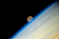 Twitter / kirk1031: Amazing,国际空间站拍到的今夜超级月亮 