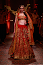 名模精彩演绎 浓墨重彩的印度婚礼