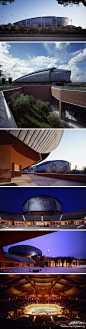 伦佐·皮亚诺大师作品，罗马黛拉音乐礼堂（Parco della Musica）。三个甲虫组成的顶级音乐厅……http://t.cn/zQw9Cf2