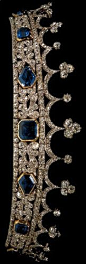钻石和蓝宝石头饰设计的艾伯特王子为维多利亚女王。租借到V从哈伍德伯爵和伯爵夫人。
@北坤人素材