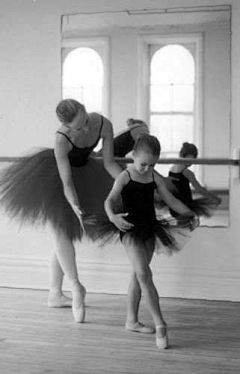 浅笑如溪采集到ballet。