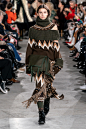 Sacai Fall 2019 Ready-to-Wear Fashion Show : The complete Sacai Fall 2019 Ready-to-Wear fashion show now on Vogue Runway.