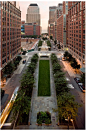 Pictures - Battery Park City Streetscapes and Security with James Carpenter Design Associates - photo: Paul Warchol - Architizer