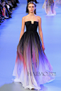 【图】梦幻花海的极致演绎！Elie Saab 2014春夏高级定制秀，海报带你亲临2014春夏巴黎高级定制时装周_第11页_Elie Saab_海报时尚网