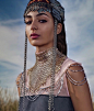 Vogue 阿拉伯 十二月刊 

模特：Nora Attal，摄影师：Emma Summerton