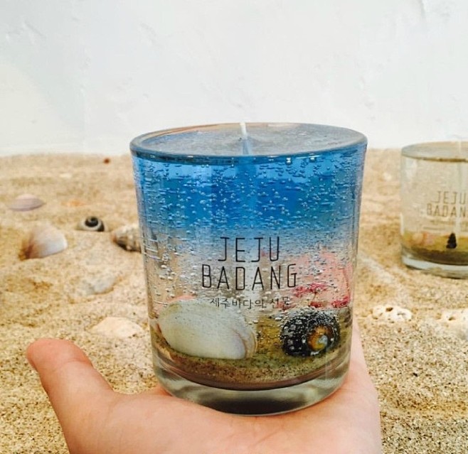 去济州岛一定要买一个充满海洋氛围的蜡烛装...