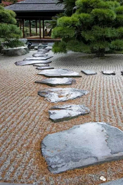 黑皮白鞋采集到日式庭院 枯山水