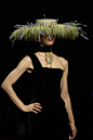 00031-schiaparelli-fall-2022-couture-details-credit-gorunway.jpg (1280×1920)
