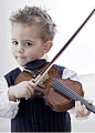 [培养孩子特长的最佳年龄段] 一、小提琴：5-6岁；二、钢琴：4-5岁；三、绘画：2-4岁；四、书法：5-7岁； 五、棋类：3-4岁；六、舞蹈：3-5岁；七、溜冰：4-6岁；八、珠算：7-9岁。